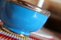 <b> Ceramika - Miseczka z Metalową Opaską Plus Błękitne Barwy<b>